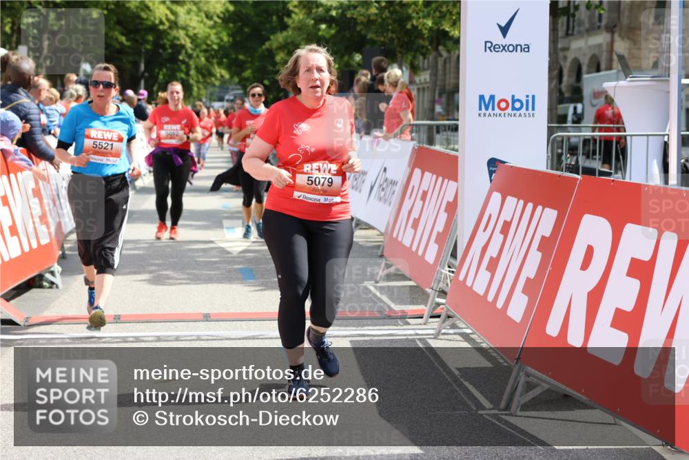 08.06.2024 - REWE Women's Run Strokosch-Dieckow http://msf.ph/oto/6252286 09.06.2024 11:07:16 Ziel 5052, 5079, 5266, 5348, 5521 meine-sportfotos.de