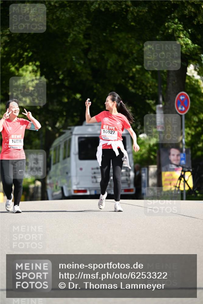 08.06.2024 - REWE Women's Run Dr. Thomas Lammeyer http://msf.ph/oto/6253322 09.06.2024 09:55:10 Laufen 10626, 3, 10627 meine-sportfotos.de
