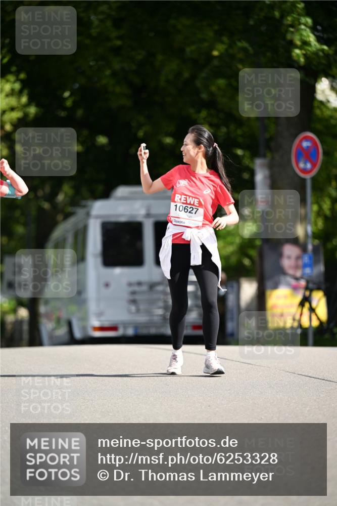 08.06.2024 - REWE Women's Run Dr. Thomas Lammeyer http://msf.ph/oto/6253328 09.06.2024 09:55:11 Laufen 10627 meine-sportfotos.de