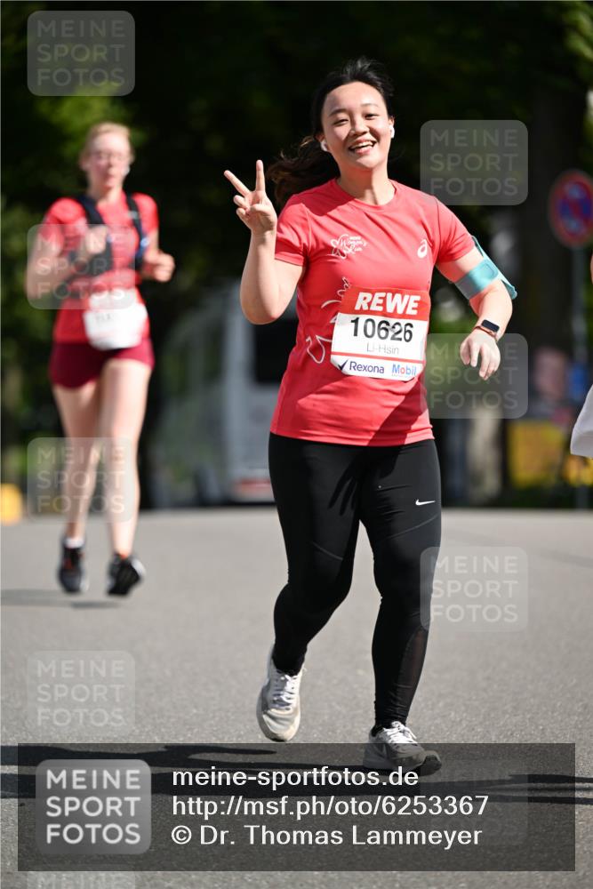 08.06.2024 - REWE Women's Run Dr. Thomas Lammeyer http://msf.ph/oto/6253367 09.06.2024 09:55:15 Laufen 10626 meine-sportfotos.de