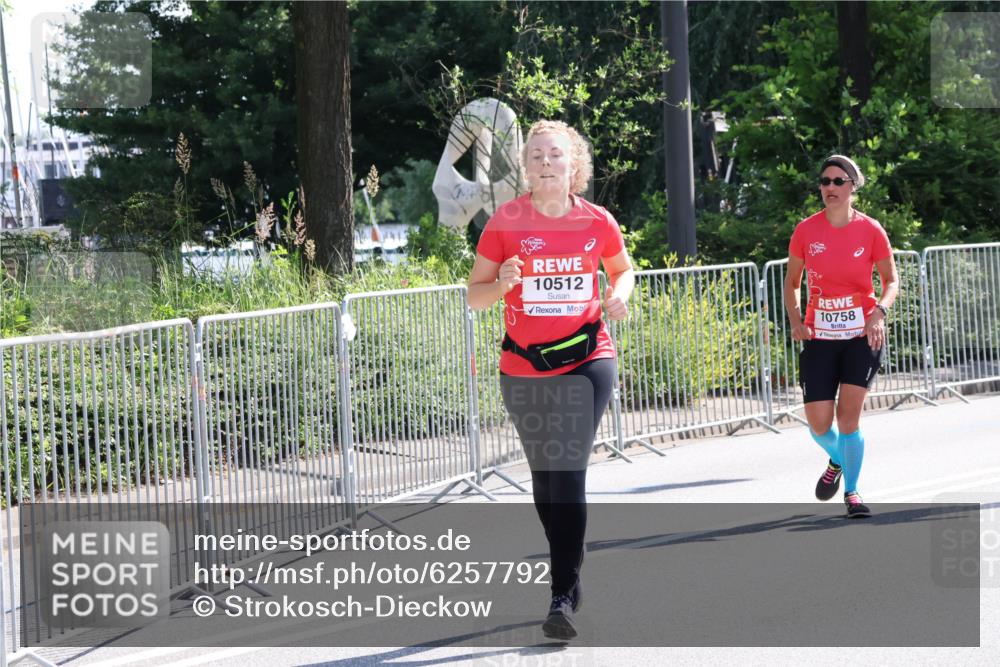 08.06.2024 - REWE Women's Run Strokosch-Dieckow http://msf.ph/oto/6257792 09.06.2024 09:52:45 Laufen 10512, 10758 meine-sportfotos.de