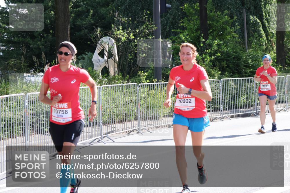 08.06.2024 - REWE Women's Run Strokosch-Dieckow http://msf.ph/oto/6257800 09.06.2024 09:52:47 Laufen 10758, 10002, 10184 meine-sportfotos.de