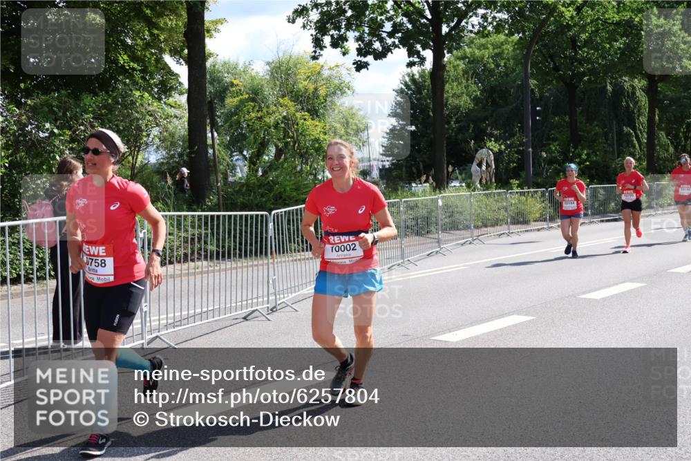08.06.2024 - REWE Women's Run Strokosch-Dieckow http://msf.ph/oto/6257804 09.06.2024 09:52:49 Laufen 758, 10002 meine-sportfotos.de