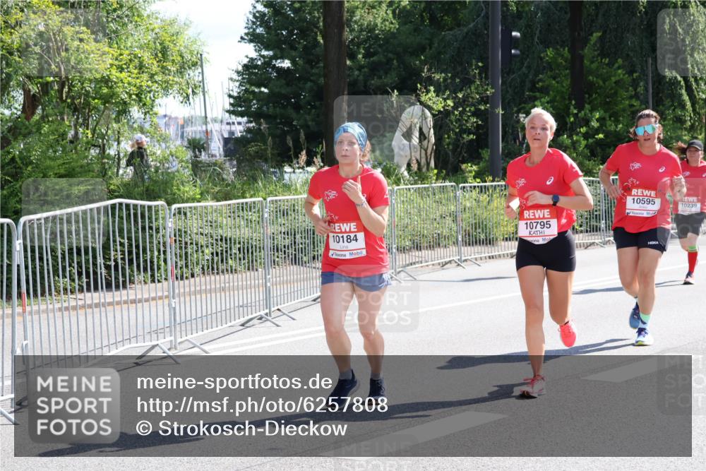 08.06.2024 - REWE Women's Run Strokosch-Dieckow http://msf.ph/oto/6257808 09.06.2024 09:52:52 Laufen 10184, 10795, 10595, 10239 meine-sportfotos.de