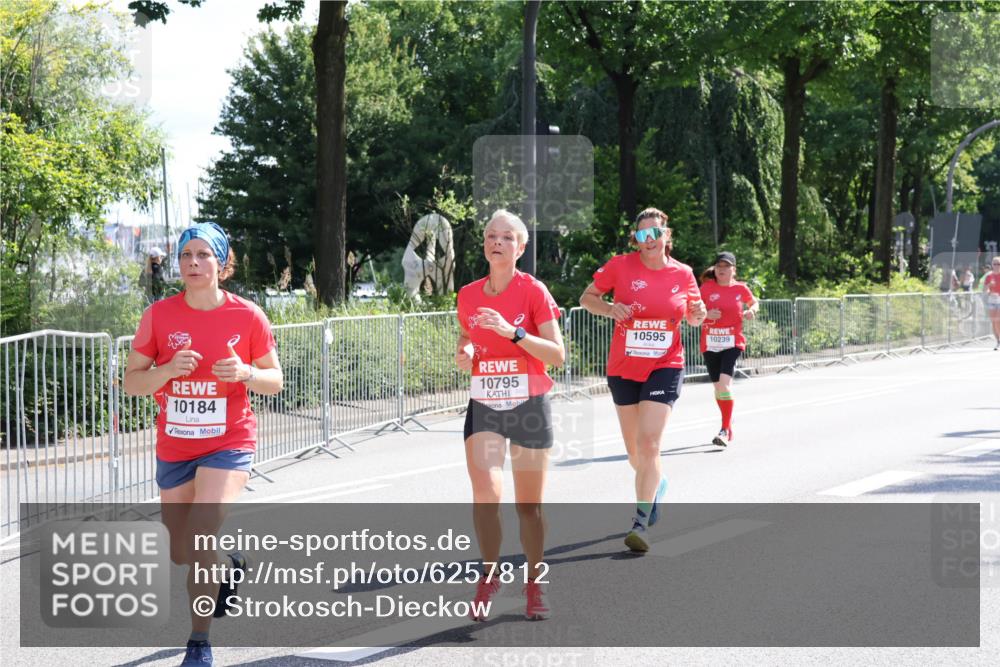 08.06.2024 - REWE Women's Run Strokosch-Dieckow http://msf.ph/oto/6257812 09.06.2024 09:52:52 Laufen 10184, 10795, 10595, 10239 meine-sportfotos.de