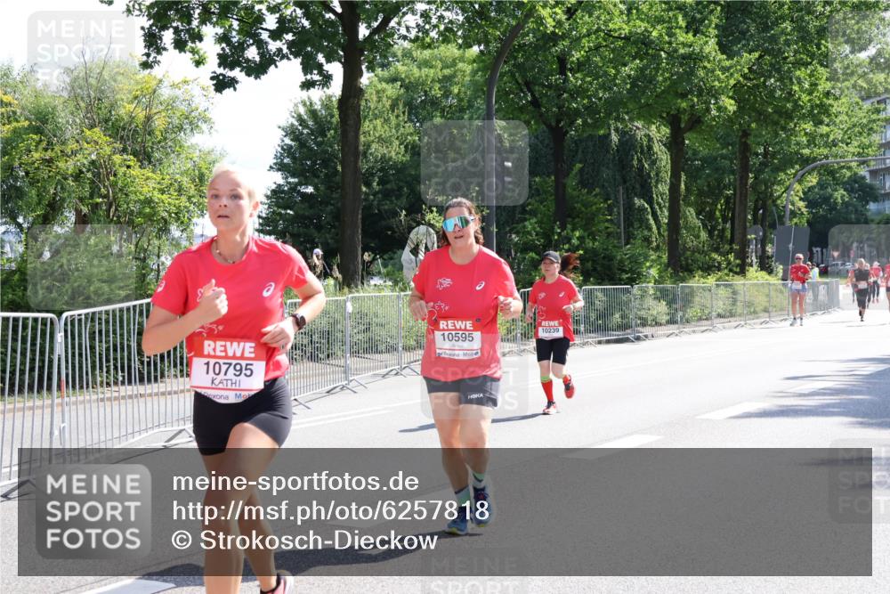 08.06.2024 - REWE Women's Run Strokosch-Dieckow http://msf.ph/oto/6257818 09.06.2024 09:52:53 Laufen 10795, 10595, 10239 meine-sportfotos.de