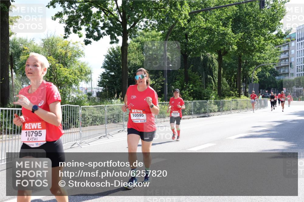 08.06.2024 - REWE Women's Run Strokosch-Dieckow http://msf.ph/oto/6257820 09.06.2024 09:52:54 Laufen 10795, 10595, 10239 meine-sportfotos.de