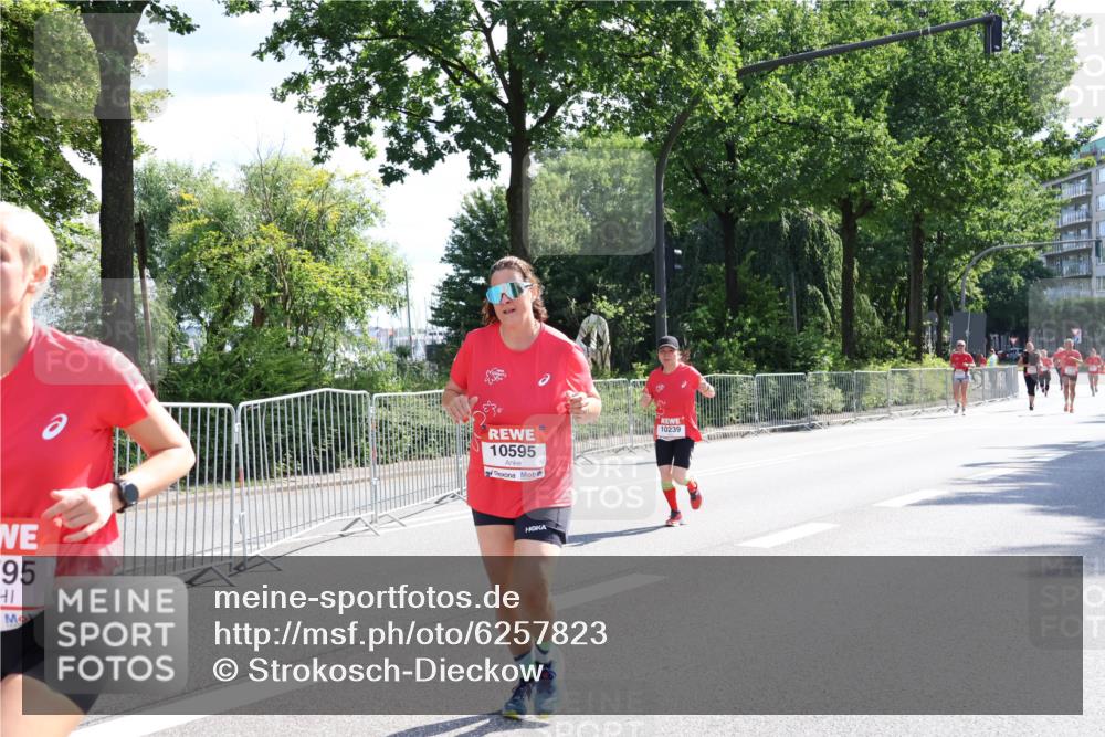 08.06.2024 - REWE Women's Run Strokosch-Dieckow http://msf.ph/oto/6257823 09.06.2024 09:52:54 Laufen 95, 10595, 10239 meine-sportfotos.de