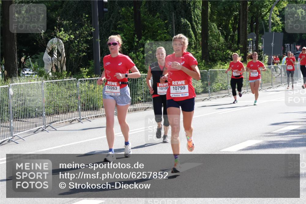08.06.2024 - REWE Women's Run Strokosch-Dieckow http://msf.ph/oto/6257852 09.06.2024 09:53:02 Laufen 10263, 10106, 10799, 103, 10038 meine-sportfotos.de