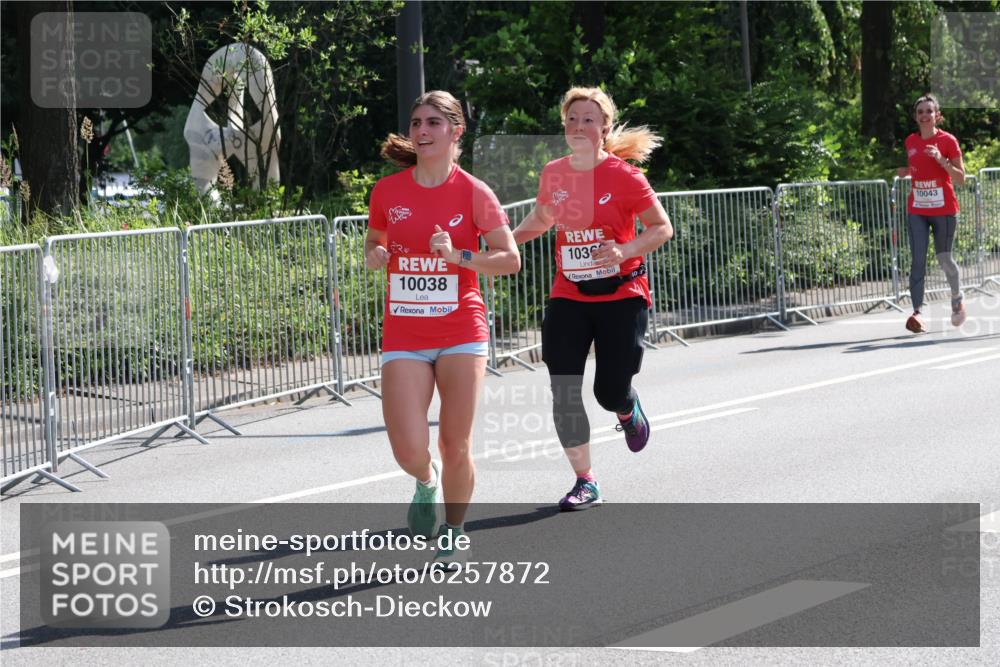08.06.2024 - REWE Women's Run Strokosch-Dieckow http://msf.ph/oto/6257872 09.06.2024 09:53:06 Laufen 3, 10038, 1036, 10043 meine-sportfotos.de