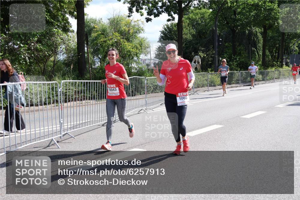 08.06.2024 - REWE Women's Run Strokosch-Dieckow http://msf.ph/oto/6257913 09.06.2024 09:53:13 Laufen 10043, 1002, 10117 meine-sportfotos.de