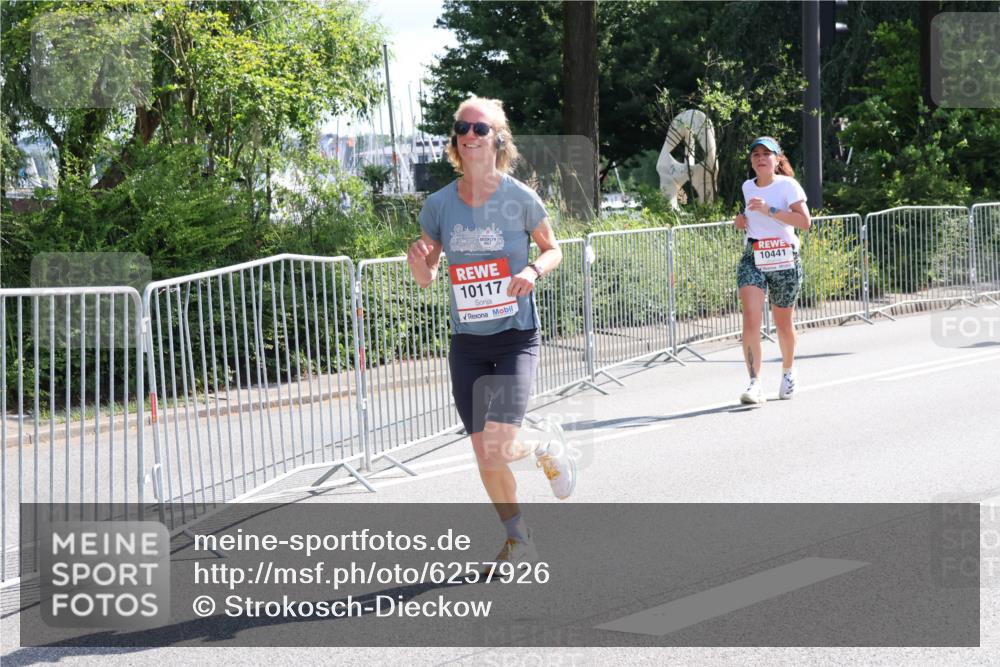 08.06.2024 - REWE Women's Run Strokosch-Dieckow http://msf.ph/oto/6257926 09.06.2024 09:53:16 Laufen 10117, 10441 meine-sportfotos.de