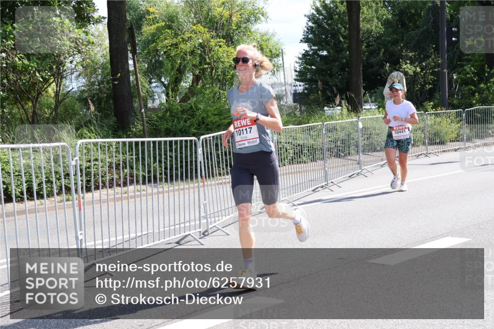 08.06.2024 - REWE Women's Run Strokosch-Dieckow http://msf.ph/oto/6257931 09.06.2024 09:53:17 Laufen 10117, 10441 meine-sportfotos.de