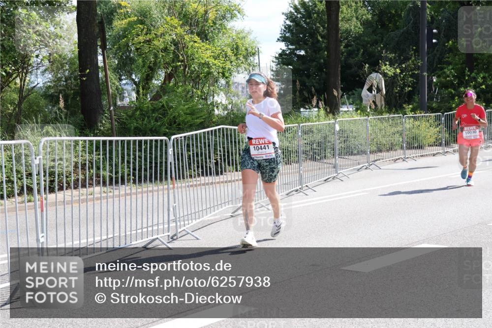 08.06.2024 - REWE Women's Run Strokosch-Dieckow http://msf.ph/oto/6257938 09.06.2024 09:53:18 Laufen 10441, 10030 meine-sportfotos.de