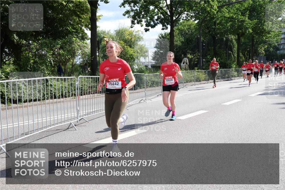 08.06.2024 - REWE Women's Run Strokosch-Dieckow http://msf.ph/oto/6257975 09.06.2024 09:53:25 Laufen 10442, 10528 meine-sportfotos.de