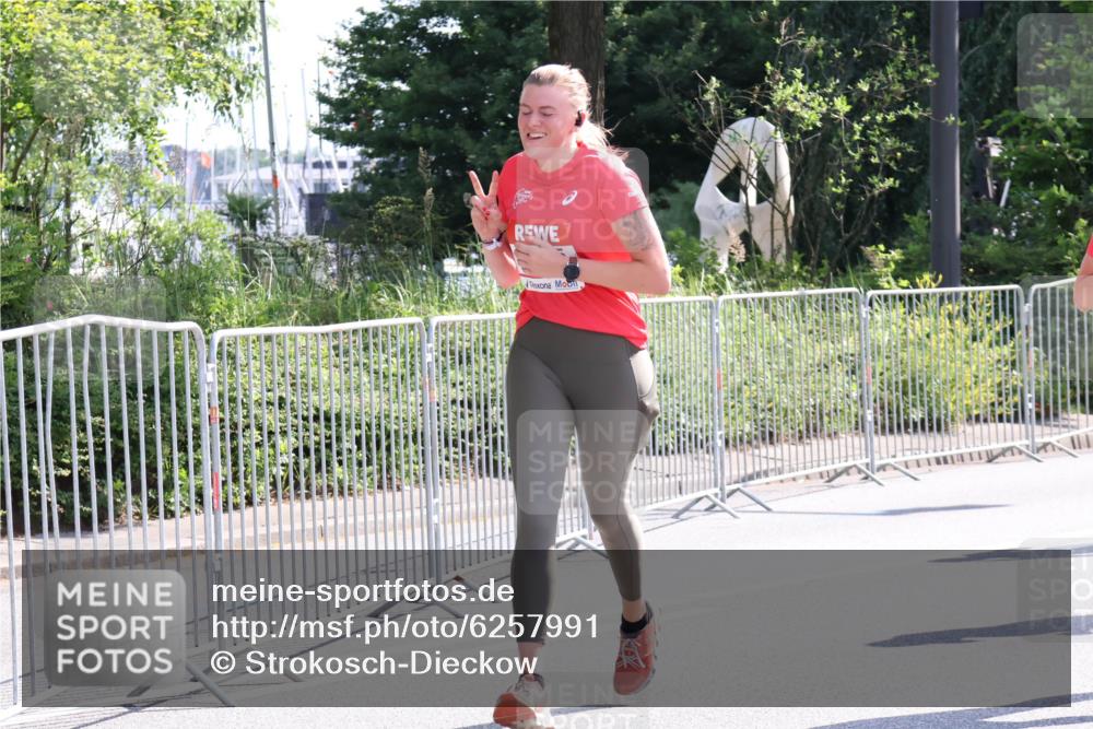 08.06.2024 - REWE Women's Run Strokosch-Dieckow http://msf.ph/oto/6257991 09.06.2024 09:53:28 Laufen  meine-sportfotos.de