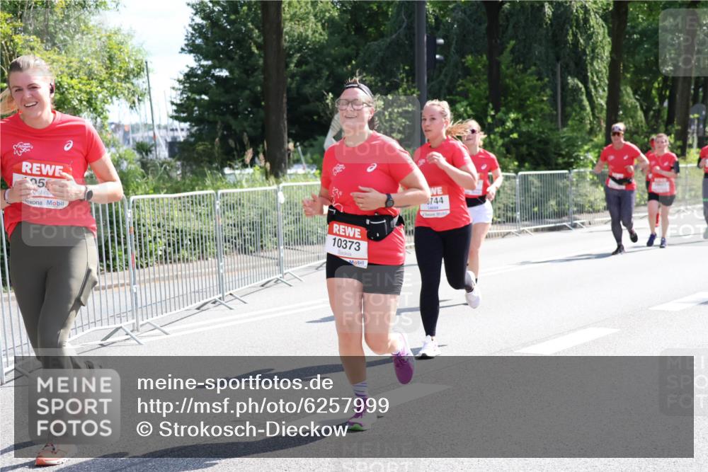 08.06.2024 - REWE Women's Run Strokosch-Dieckow http://msf.ph/oto/6257999 09.06.2024 09:53:29 Laufen 5, 10373, 3744 meine-sportfotos.de