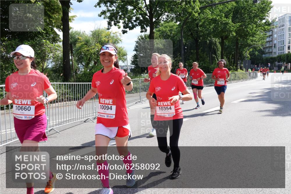 08.06.2024 - REWE Women's Run Strokosch-Dieckow http://msf.ph/oto/6258092 09.06.2024 09:53:39 Laufen 3, 10660, 10094, 10354, 10126, 10652, 10715 meine-sportfotos.de