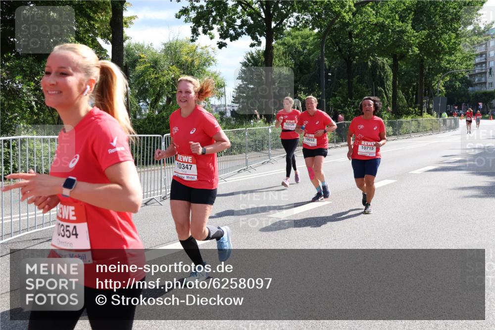 08.06.2024 - REWE Women's Run Strokosch-Dieckow http://msf.ph/oto/6258097 09.06.2024 09:53:39 Laufen 0354, 10347, 10126, 10652, 10715 meine-sportfotos.de