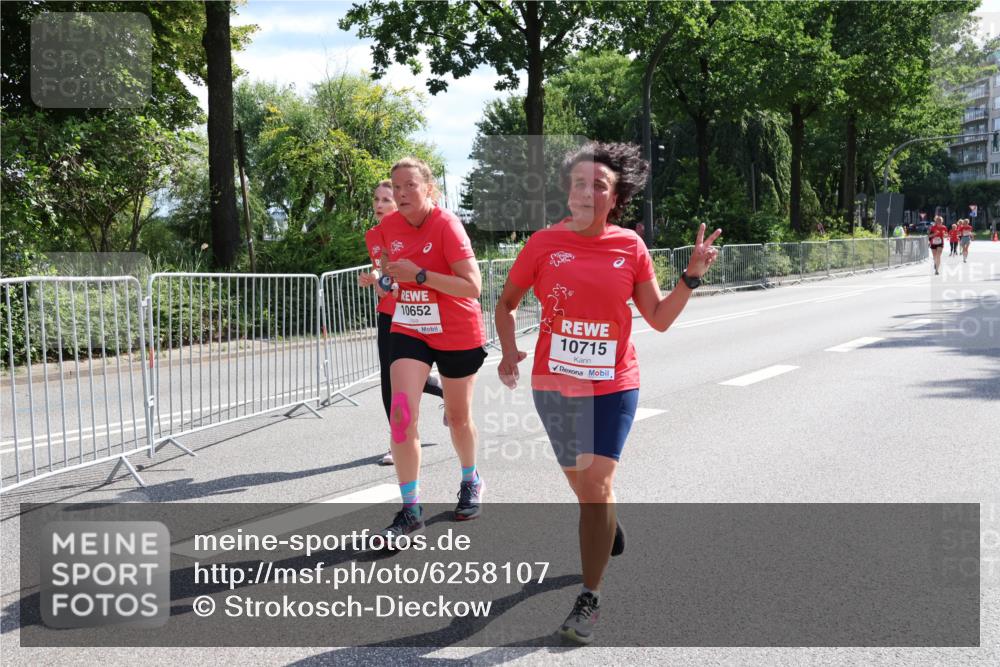 08.06.2024 - REWE Women's Run Strokosch-Dieckow http://msf.ph/oto/6258107 09.06.2024 09:53:41 Laufen 10652, 10715 meine-sportfotos.de