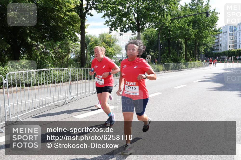 08.06.2024 - REWE Women's Run Strokosch-Dieckow http://msf.ph/oto/6258110 09.06.2024 09:53:41 Laufen 10652, 10715 meine-sportfotos.de