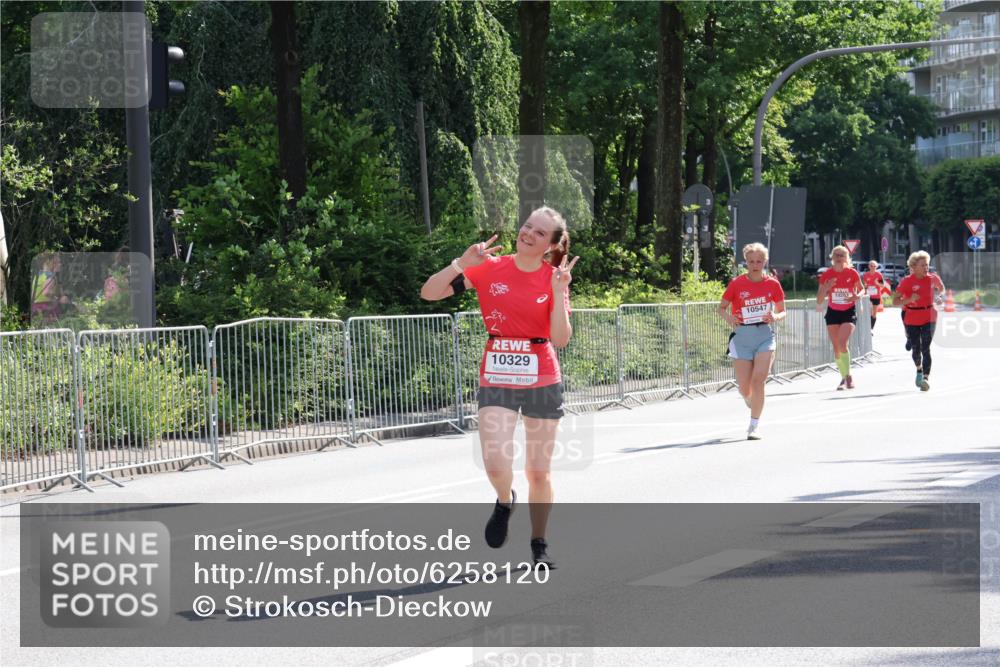 08.06.2024 - REWE Women's Run Strokosch-Dieckow http://msf.ph/oto/6258120 09.06.2024 09:53:48 Laufen 10329, 10547 meine-sportfotos.de
