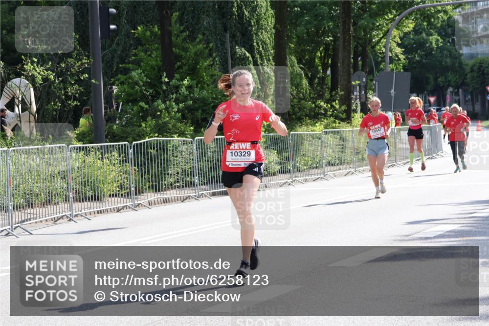 08.06.2024 - REWE Women's Run Strokosch-Dieckow http://msf.ph/oto/6258123 09.06.2024 09:53:48 Laufen 10329, 10547 meine-sportfotos.de
