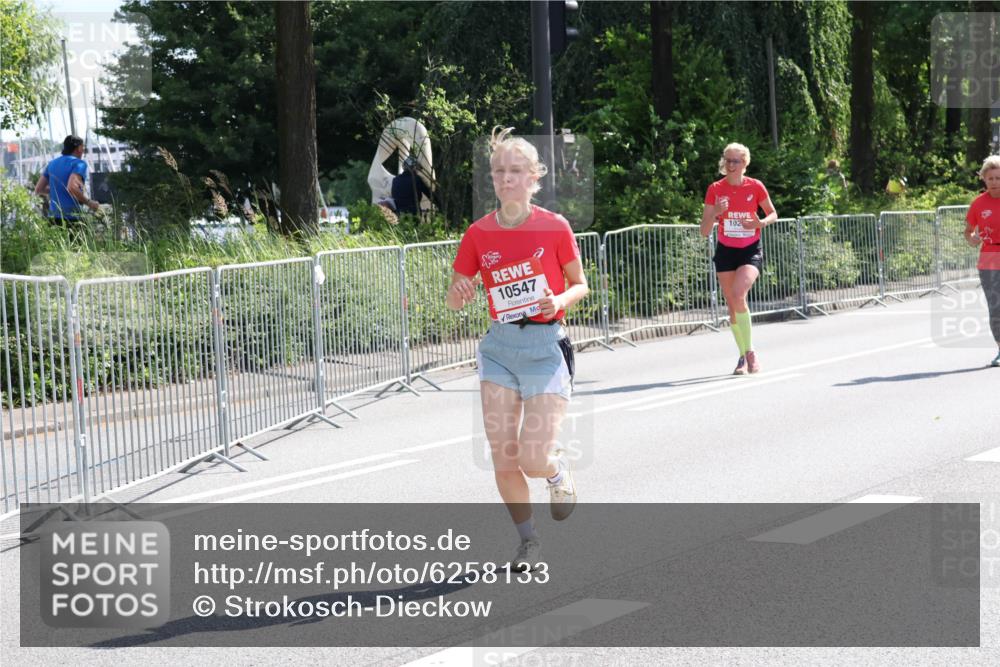 08.06.2024 - REWE Women's Run Strokosch-Dieckow http://msf.ph/oto/6258133 09.06.2024 09:53:54 Laufen 10547, 102 meine-sportfotos.de