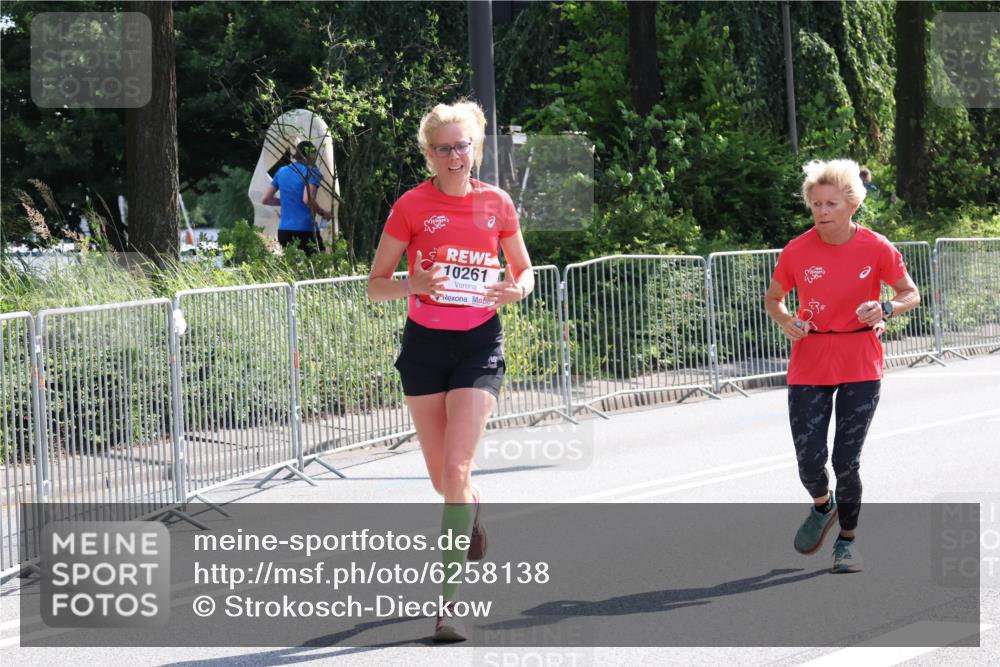 08.06.2024 - REWE Women's Run Strokosch-Dieckow http://msf.ph/oto/6258138 09.06.2024 09:53:56 Laufen 10261 meine-sportfotos.de