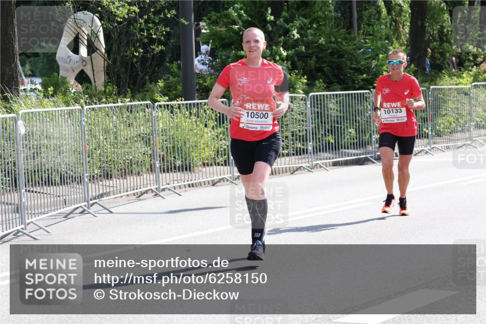 08.06.2024 - REWE Women's Run Strokosch-Dieckow http://msf.ph/oto/6258150 09.06.2024 09:54:02 Laufen 2, 148, 10500, 10133 meine-sportfotos.de