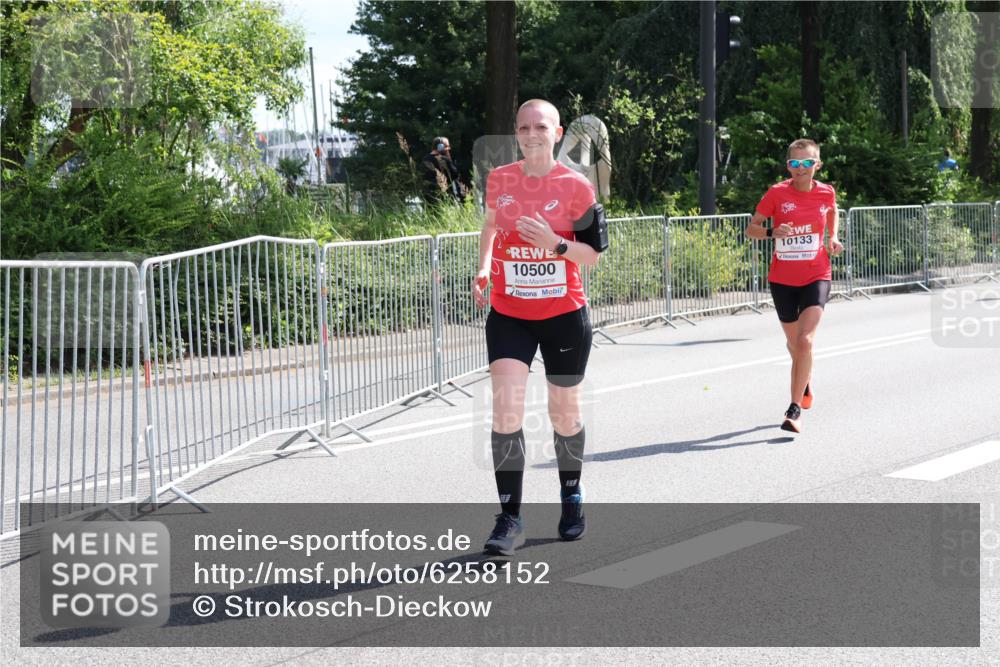08.06.2024 - REWE Women's Run Strokosch-Dieckow http://msf.ph/oto/6258152 09.06.2024 09:54:04 Laufen 10500, 10133 meine-sportfotos.de