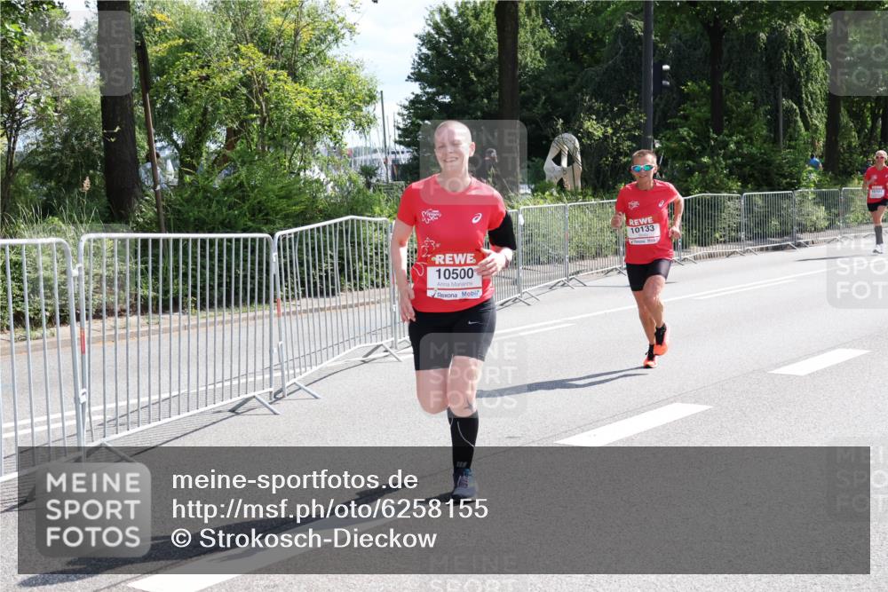 08.06.2024 - REWE Women's Run Strokosch-Dieckow http://msf.ph/oto/6258155 09.06.2024 09:54:04 Laufen 10500, 10133 meine-sportfotos.de