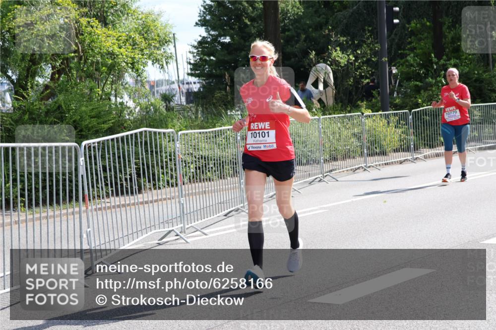 08.06.2024 - REWE Women's Run Strokosch-Dieckow http://msf.ph/oto/6258166 09.06.2024 09:54:10 Laufen 10101, 10770 meine-sportfotos.de
