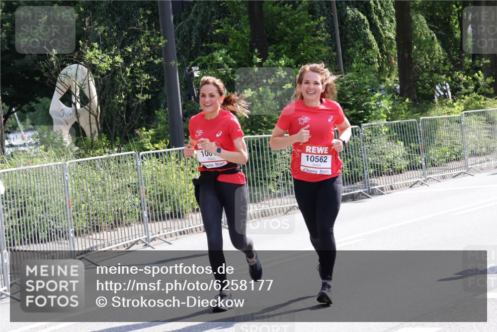 08.06.2024 - REWE Women's Run Strokosch-Dieckow http://msf.ph/oto/6258177 09.06.2024 09:54:15 Laufen 100, 10562 meine-sportfotos.de