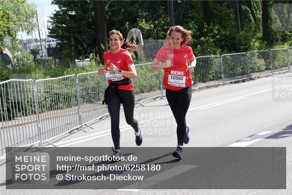 08.06.2024 - REWE Women's Run Strokosch-Dieckow http://msf.ph/oto/6258180 09.06.2024 09:54:16 Laufen 106, 10562 meine-sportfotos.de