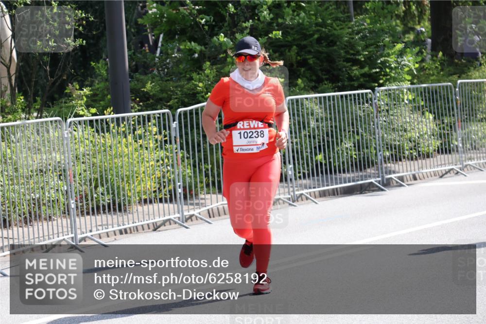08.06.2024 - REWE Women's Run Strokosch-Dieckow http://msf.ph/oto/6258192 09.06.2024 09:54:21 Laufen 10238 meine-sportfotos.de