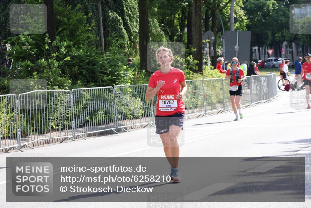 08.06.2024 - REWE Women's Run Strokosch-Dieckow http://msf.ph/oto/6258210 09.06.2024 09:54:27 Laufen 10757, 1005 meine-sportfotos.de