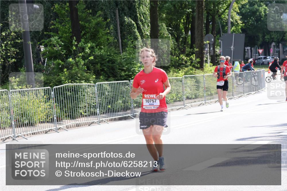 08.06.2024 - REWE Women's Run Strokosch-Dieckow http://msf.ph/oto/6258213 09.06.2024 09:54:28 Laufen 10757, 0210 meine-sportfotos.de