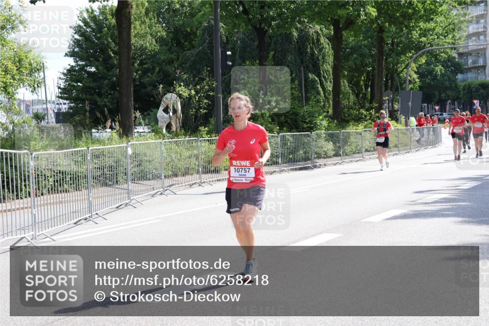 08.06.2024 - REWE Women's Run Strokosch-Dieckow http://msf.ph/oto/6258218 09.06.2024 09:54:30 Laufen 10757 meine-sportfotos.de