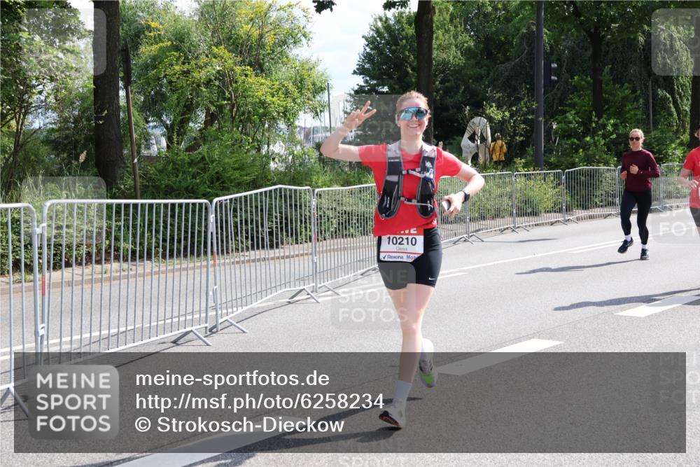 08.06.2024 - REWE Women's Run Strokosch-Dieckow http://msf.ph/oto/6258234 09.06.2024 09:54:37 Laufen 10210 meine-sportfotos.de