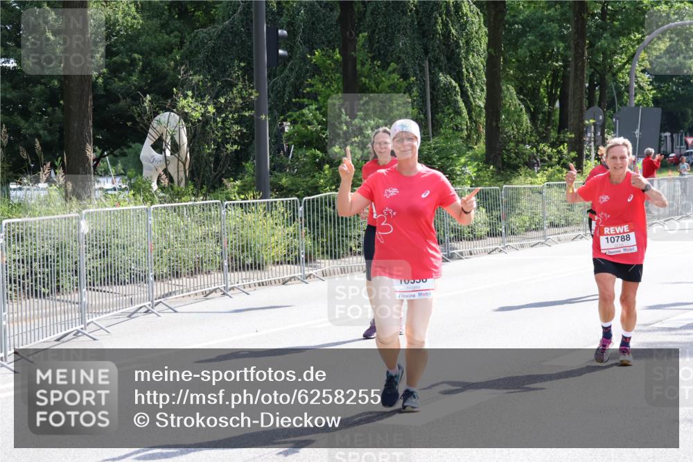 08.06.2024 - REWE Women's Run Strokosch-Dieckow http://msf.ph/oto/6258255 09.06.2024 09:54:42 Laufen 10788 meine-sportfotos.de