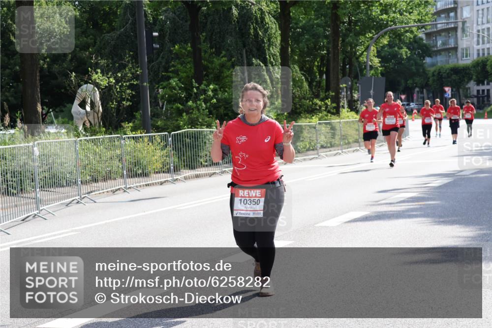 08.06.2024 - REWE Women's Run Strokosch-Dieckow http://msf.ph/oto/6258282 09.06.2024 09:54:46 Laufen 10350, 10413, 10107 meine-sportfotos.de