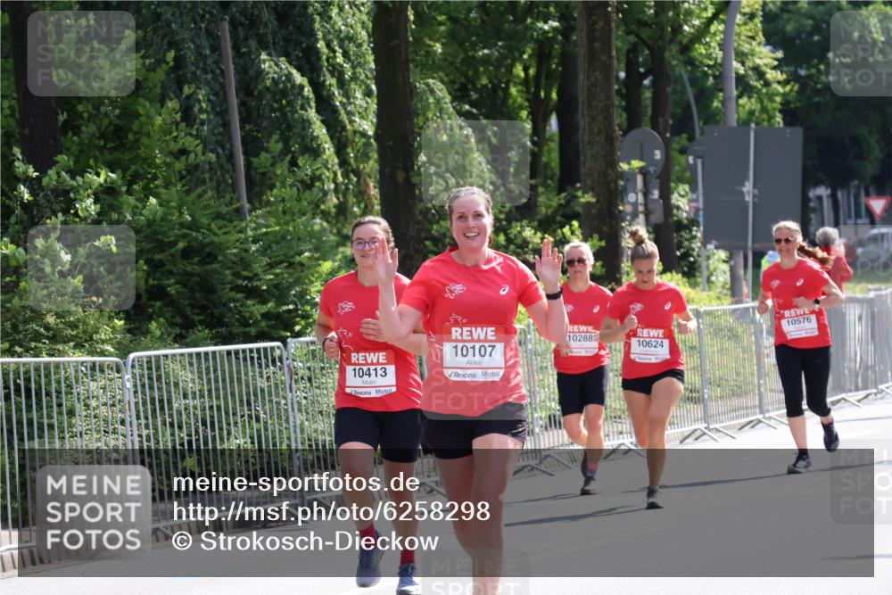 08.06.2024 - REWE Women's Run Strokosch-Dieckow http://msf.ph/oto/6258298 09.06.2024 09:54:49 Laufen 10413, 10107, 102882, 10624, 10576 meine-sportfotos.de