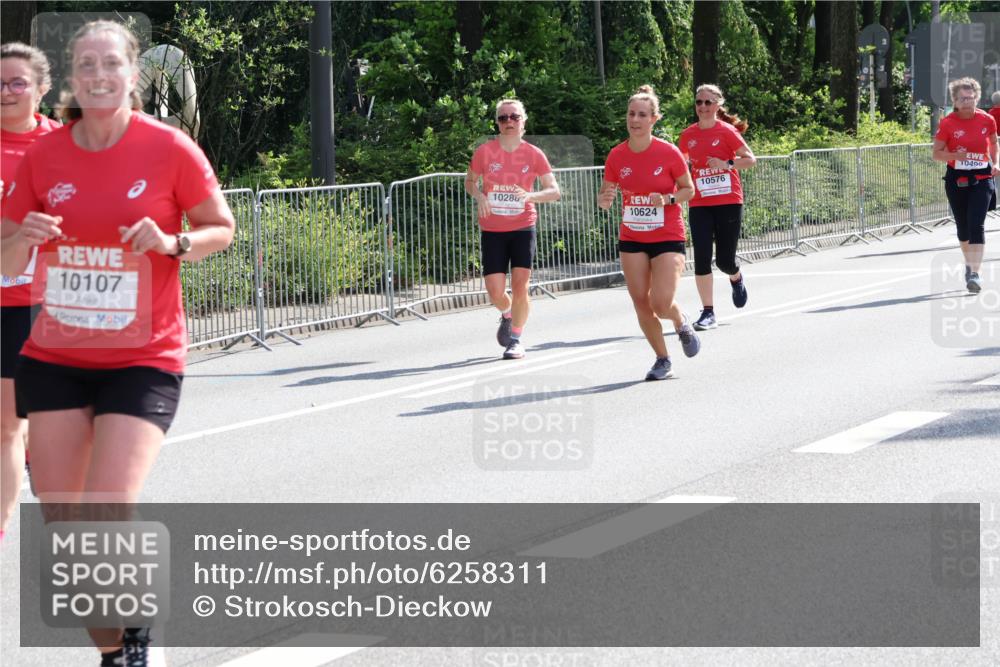 08.06.2024 - REWE Women's Run Strokosch-Dieckow http://msf.ph/oto/6258311 09.06.2024 09:54:52 Laufen 10107, 10286, 10576, 10624, 10490 meine-sportfotos.de