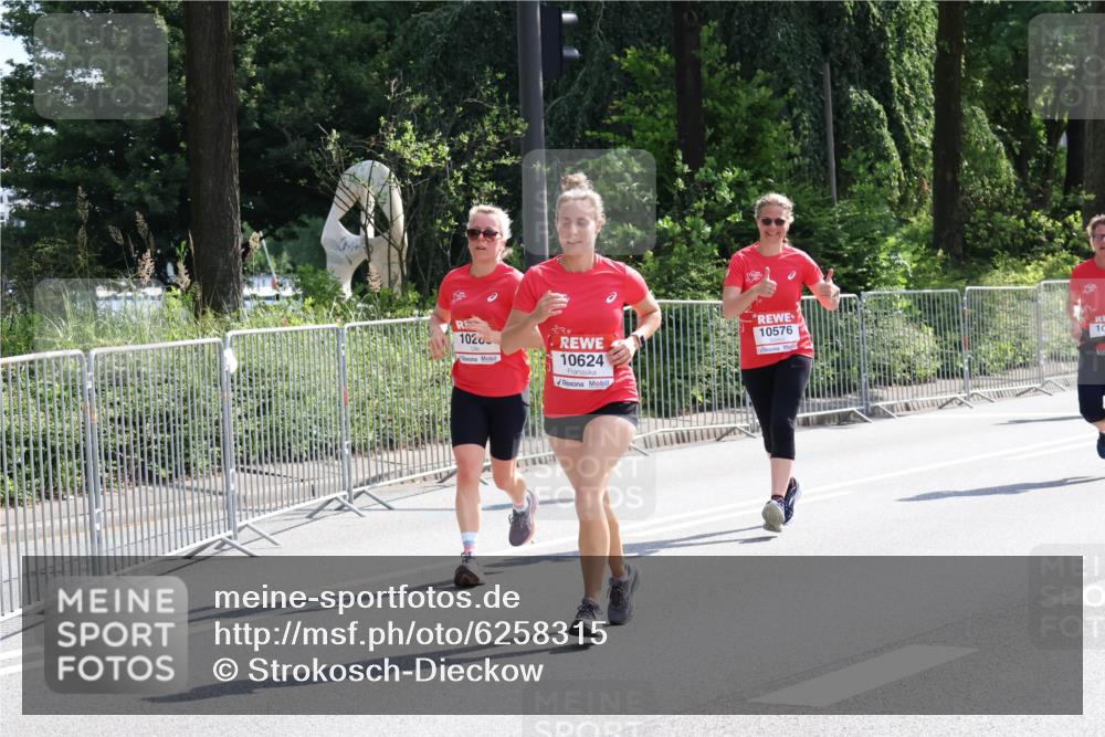 08.06.2024 - REWE Women's Run Strokosch-Dieckow http://msf.ph/oto/6258315 09.06.2024 09:54:54 Laufen 1020, 10624, 10576, 10 meine-sportfotos.de
