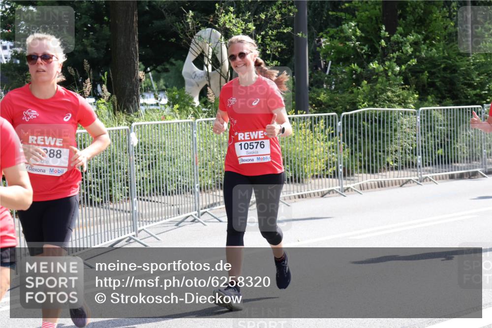 08.06.2024 - REWE Women's Run Strokosch-Dieckow http://msf.ph/oto/6258320 09.06.2024 09:54:56 Laufen 288, 10576 meine-sportfotos.de