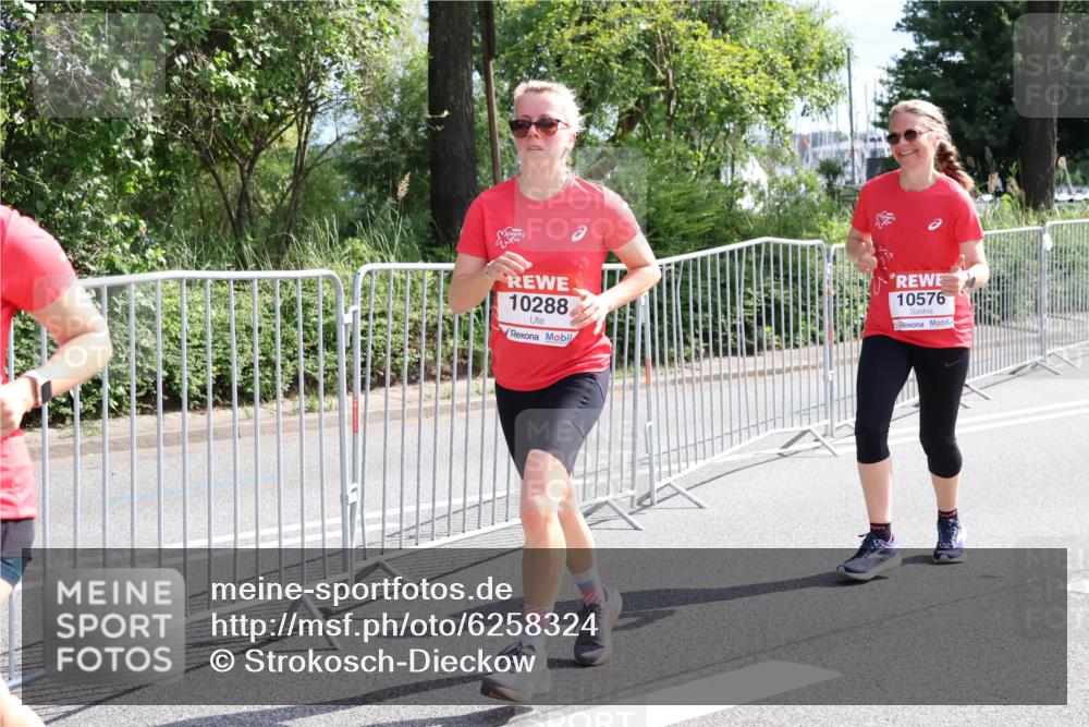 08.06.2024 - REWE Women's Run Strokosch-Dieckow http://msf.ph/oto/6258324 09.06.2024 09:54:57 Laufen 10288, 10576 meine-sportfotos.de