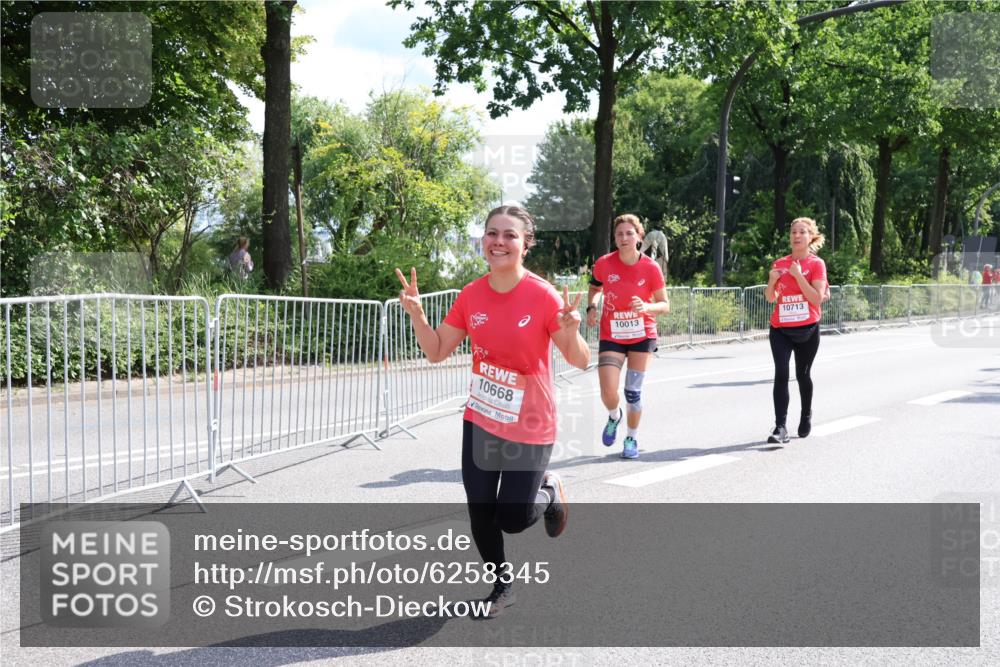 08.06.2024 - REWE Women's Run Strokosch-Dieckow http://msf.ph/oto/6258345 09.06.2024 09:55:01 Laufen 10668 meine-sportfotos.de