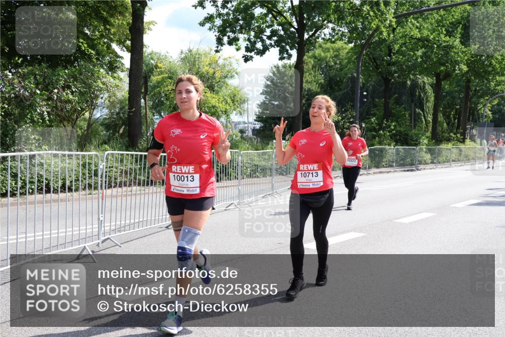 08.06.2024 - REWE Women's Run Strokosch-Dieckow http://msf.ph/oto/6258355 09.06.2024 09:55:02 Laufen 10013, 10713, 10422 meine-sportfotos.de