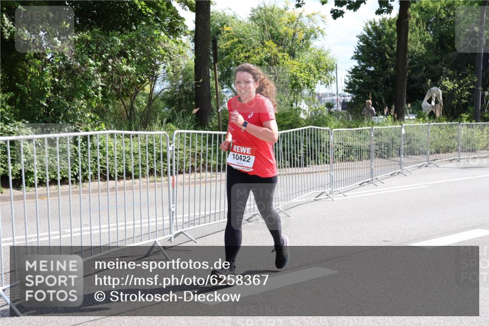 08.06.2024 - REWE Women's Run Strokosch-Dieckow http://msf.ph/oto/6258367 09.06.2024 09:55:05 Laufen 10422 meine-sportfotos.de